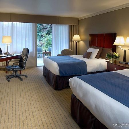 Nichols Village Hotel And Spa Clarks Summit エクステリア 写真