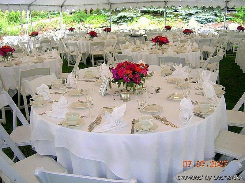 Nichols Village Hotel And Spa Clarks Summit エクステリア 写真
