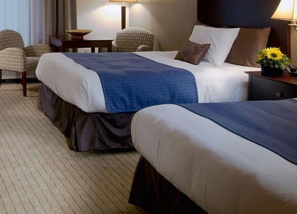 Nichols Village Hotel And Spa Clarks Summit エクステリア 写真